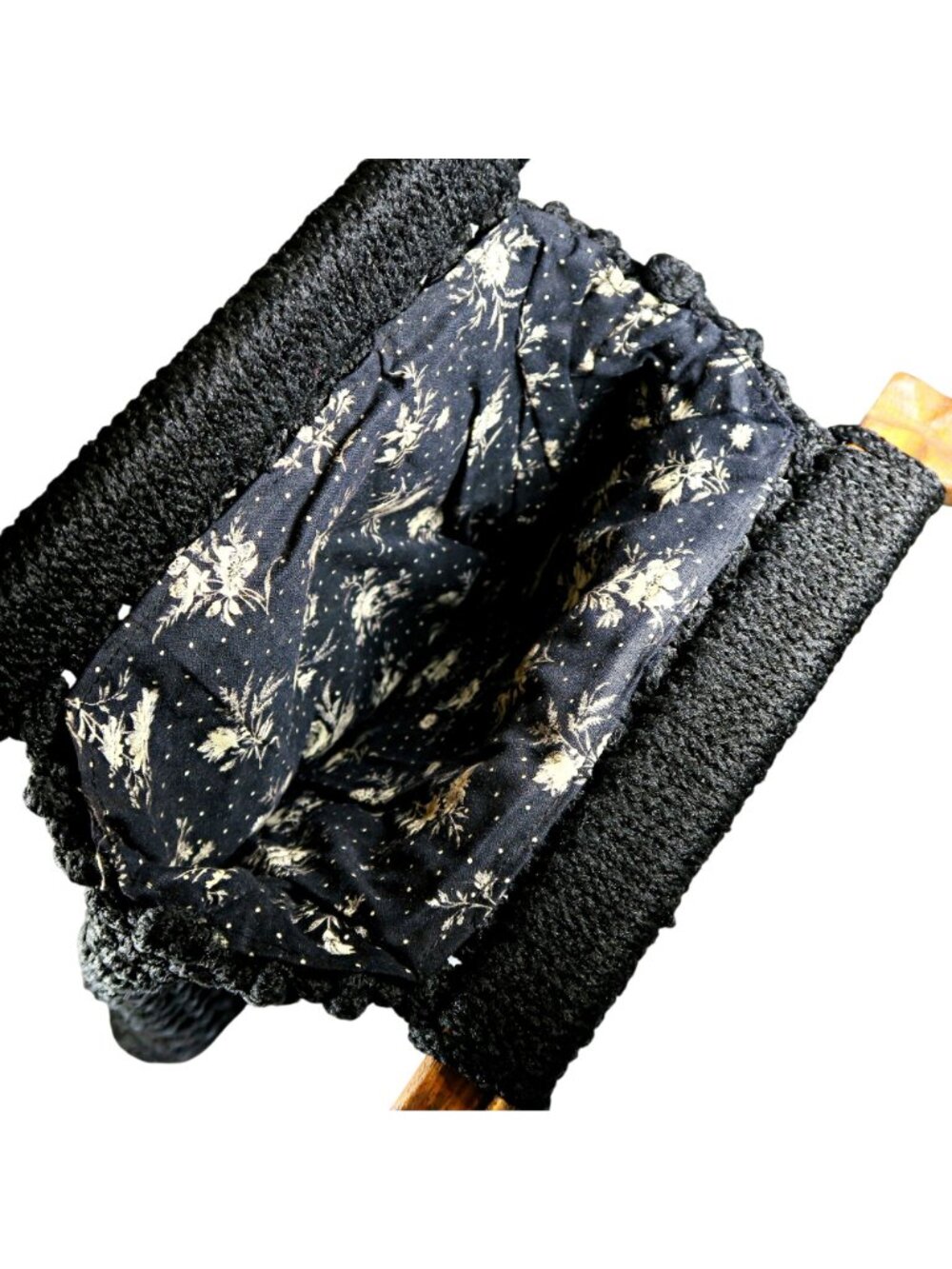 Vintage 1970s Black Macrame Purse with Wooden Handles & Floral Lining - Picture 6 of 6
